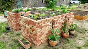 Jeden tag werden tausende neue, hochwertige bilder hinzugefügt. Hochbeet Selber Bauen Mit Ziegelsteinen Youtube