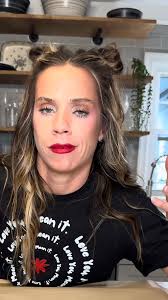 Who wants Strawberry Shortcake? Country singer Hannah Dasher can show you  how in 60 seconds!