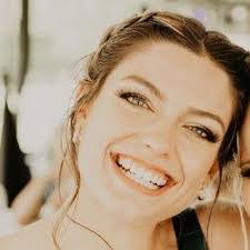 Isabel Kramer's Instagram, Twitter & Facebook