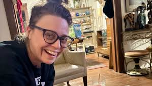 Fundraiser by Caitlin Eichen : Help Leah Stay Housed During Her Medical  Crisis