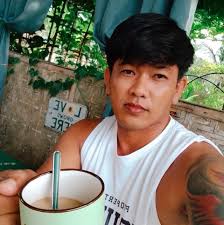 What are available rooms in San Juan near the beach for 2 people?