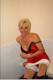 Jade's Cum Feast - total facial saturation by the lusty MILF