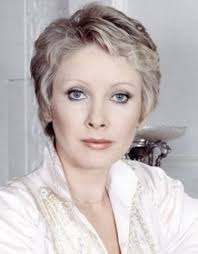 Lynette Davies's Instagram, Twitter & Facebook