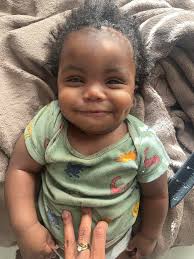 😩👶🏽💕 I've been walking 3 days in a row doing 3-6 laps , doing labor  exercises 🏃🏽‍♀️💨🎀 she so stubborn ugh ...