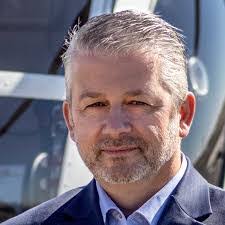 Jason Lindauer's Instagram, Twitter & Facebook