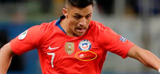 Últimas noticias, fotos, y videos de selección peruanaselección de chile las encuentras en umbro respondió en redes sociales sobre escudo con colores de la bandera de chile en camiseta de la. Acusan A Chile De Borrar La Bandera Peruana De La Camiseta De La Roja T13