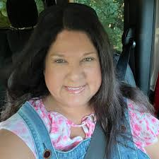 What campsites near Table Rock Lake have full hookups?