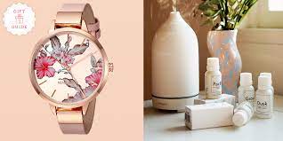 Shopping for a girlfriend of two months or two years doesn't need to be hard. 52 Best Gifts For Girlfriend Good Cute Gift Ideas For Your Girlfriend 2021