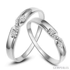 Vous recherchez une alliance pour votre mariage ? Alliances Mariage Diamants En Or Blanc Pour Homme Et Femme