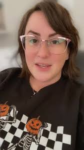 Sabrina Wiggins's Instagram, Twitter & Facebook