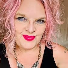 Dorothy Gerrior's Instagram, Twitter & Facebook