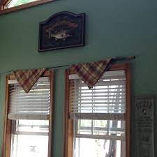 Pin By Patty Moss Ferreira On House Lake Bedroom Ideas Cabin Window Treatments Cabin Decor