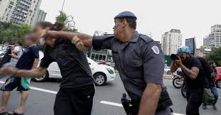 Resultado de imagem para governador geraldo alckmin bate em estudante