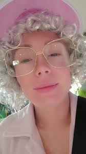 Happy Halloween! 👵💕 #halloweenlook #costume #lastminutecostume  #halloweencostume #old ##oldlady #grandma