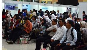Lowongan kerja terbaru di jne tasikmalaya. Gedung Serbaguna Bale Kota Tasik Diserbu Pencari Kerja Tribun Jabar