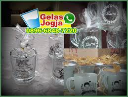 Souvenir pernikahan gelas di asemka harga gelas kaca untuk kopi biaya gelas jar tersebut bermacam serta perbedaan tarif tersebut umumnya ditentukan sekitar tingkat kesulitan pada pembuatan gelas, kisaran tarif material baku yg difungsikan serta teknik printing / penulisan nama. Pabrik Gelas Cikarang 0896 6848 7220 Whatsapp Gelas Keramik Souvenir Pernikahan