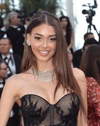 2014 elidor miss turkey ikinci güzeli seçilen başarılı model dilan çiçek deniz'in eski hali görenlere 'bu resmen dolandırıcılık' başarılı oyuncu dilan çiçek deniz estetiksiz hali haberimizde yeralıyor. Dilan Cicek Deniz In Estetiksiz Hali Soke Etti Unlulerin Estetiksiz Fotograflari Galeri Yeni Asir Unluler Guzellik Yarismasi Guzellik Kadinlar