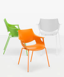 Sie können sich wirklich in ihren schrägen sitzen und abgewinkelten rückenlehnen einrichten. Stuhl Fano Design Kunststoffstuhl Nowy Styl Desigerstuhle Und Outdoor Cafe Und Outdoor Burohaus Online