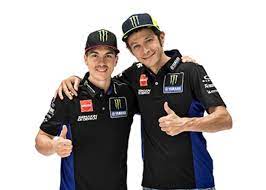 Desain baju kemeja komunitas model baju terbaru 2019. Ingin Tampil Ala Crew Tim Yamaha Di Motogp Segini Harga Bajunya Gridoto Com