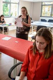 Honteux Pole Emploi S Inspire De The Voice Pour Recruter La Perle Rare