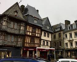 Ainsi, il sera demandé au public adulte (18 ans et plus) le passe sanitaire à l'entrée de tous les équipements municipaux culturels et sportifs de la ville de lannion dont la capacité d'accueil (jauge) est supérieure à 50 personnes, notamment la. Aus Der Bretagne Nach Hause Mole On Tour