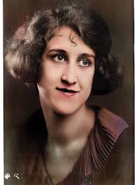 Nora Kirsch Lore: Girlfriend, What Were You Thinking?