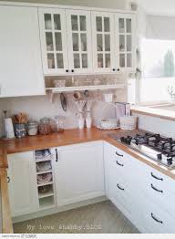 Biala Kuchnia Z Drewnianymi Blatami Na Stylowi Pl Kitchen Interior Kitchen Remodel Small Home Kitchens