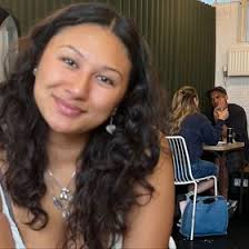 Kylie Sweeney (kyliesweeneyyy)