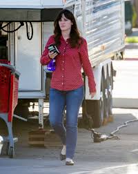 You've reached zooey deschanel online, an online source for zooey's fans! Zooey Deschanel Starportrat News Bilder Gala De