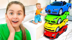 Diana e Roma aprono il Calendario dell'Avvento con una lista di cose da  fare a Natale