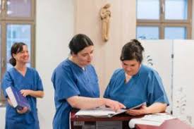 Kleidung für die fahrt nach hause (ein hemdchen. Geburt In Potsdam Ubersicht Der Kliniken Und Geburtshauser