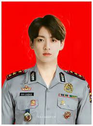 Kucing moly pengen jadi polisi, mah! Kreatif Abis 9 Potret Member Bts Diedit Pakai Seragam Polisi Dailysia