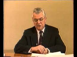 Born 10 january 1934) is a former ukrainian politician and the first president of ukraine, who served from 5 december 1991 until 19 july 1994. Novogodnee Pozdravlenie L M Kravchuka S 1992 Godom Youtube