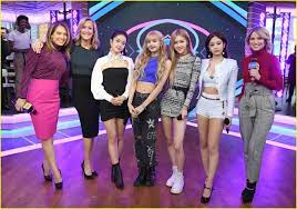 's rosé arrives at the #metgala! Blackpink Receives Grand Live Television Debut From Good Morning America Ulzzang Style
