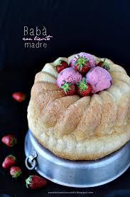 Frulla bene e versa in uno stampo. Baba Con Lievito Madre E Gelato Allo Yogurt Con Le Fragole Preparato Senza Gelatiera Gabila Gerardi