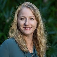 Alison Manship's Instagram, Twitter & Facebook