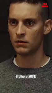 BROTHERS 📌 Sam Cahill, bir Amerikan askeridir. Eşi Grace ve çocuklarının  yanına erkek kardeşi Tommy taşınır. Tommy kardeşinin ailesini korumak için  onların yanındadır, oysa değişken karakteri ve tuhaf ...