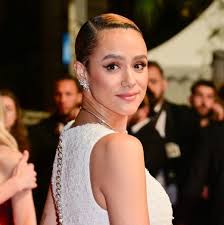 エマニュエルドレス （オードレイ・ディヴァン新作『エマニュエル』2025年1月10日公開決定！