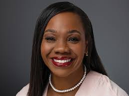 Latoya Lee's Instagram, Twitter & Facebook