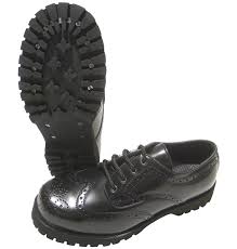 You might be thinking about the quality of these shoes and about the process through which they are made! Boots Braces Budapester Schuh In Schwarz Boots And Braces Boots And Braces Gothic Onlineshop Gothic Punk Rockabilly Shop Details Bb03buda Boots