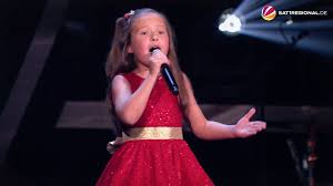 Die coaches sind zutiefst gerührt! Video The Voice Kids Hamburger Talent Daria Uberzeugt Coaches Sat 1 Regional