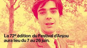 👏🏼 🎭 Le Festival d'Anjou fait son grand retour avec pas moins de 19  pièces qui seront jouées sur sept lieux emblématiques de l'Anjou !  Rencontre avec son directeur artistique, Jean Robert-Charrier, ...