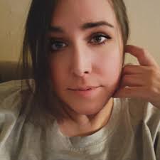 Hello, I'm Robin and something to know about me is I love singing and  acting in plays.