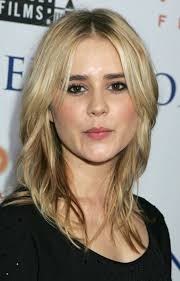 Ash blonde hair has become increasingly popular over the past few years, and it's clear to see why. Blonde Hair Dark Eyes Blonde Hair Dark Eyes Alison Lohman Medium Hair Styles