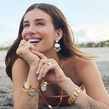 Strawberry Fields Forever 🍓✨ Shop our new hue at the #linkinbio #julievos