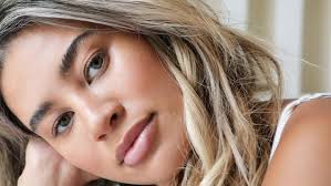 Sunday feels ☁️ some bts from a previous shoot with @montanarosebrown1