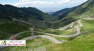 Compania naţională de administrare a infrastructurii rutiere (cnair) a anunţat miercuri că circulaţia pe transfăgărăşan se închide începând cu 1 începând de mâine, 01.11.2018, circulaţia rutieră va fi închisă pe dn 7c (transfăgărăşan) de la km 104+000 (piscu negru) până la km 130+800 (cabana. Cazare Transfagarasan In Pensiuni Si Hoteluri Excursii Cu Autocarul