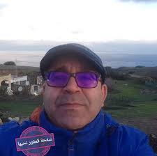 كفاءات نبيل الوسلاتي إبن مجيد الوسلاتي ، أصيل مدينة قعفور والده كان يعمل  مساعد بيطري في قعفور وكان حارس مرمى فريق النجم الرياضي بقعفور في أعوام  الستينات والسبعينات. درس نبيل تعليمه الإبتدائي