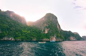 Selain dari lautan, krabi tidak kekurangan pilihan lain seperti kawasan pendakian railey yang menarik pendaki dari semua peringkat yang datang dari seluruh penjuru dunia, kolam emerald yang penuh khayalan dan juga blue lagoon yang berdekatan untuk mengambil gambar. Percutian Ke Krabi Tanpa Pakej Desaru Coast Tawar Pakej Percutian Potongan 60 Peratus Pakej Krabi Thailand 4 Hari 3 Malam Adalah Antara Pilihan Pakej Krabi Yang Terbaik Dan Sesuai