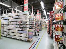 下松店・1階、本やCD・DVDなどのレンタルを行う「ビデオ1」 - 周南経済新聞